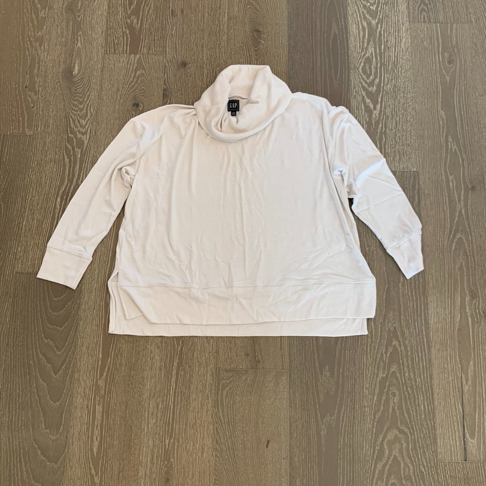 Gap white turtleneck sweater